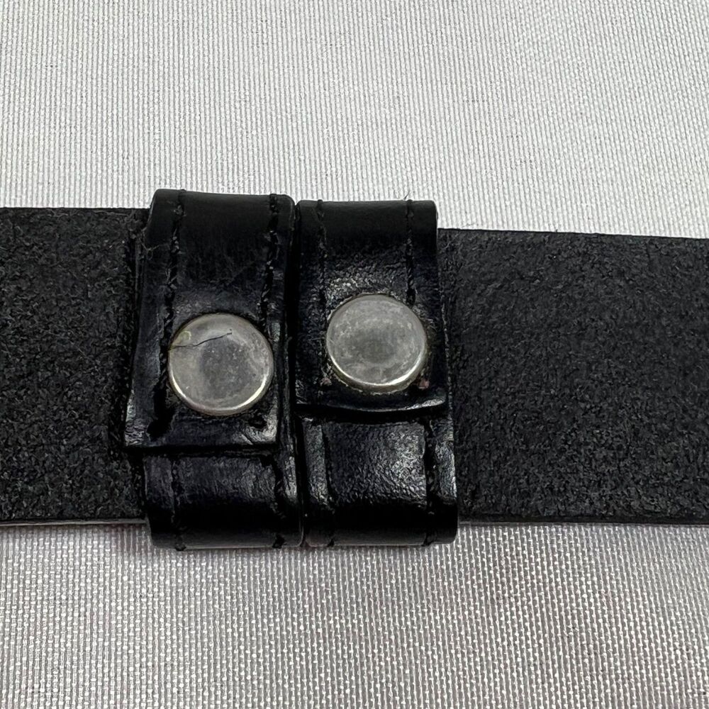 Chico’s Black Leather Adjustable Belt with Etched Silvertone Hook Buckle Sz S/M - Picture 5 of 8